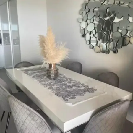 Prestigieux Avec Superbe Vue Et Appartement